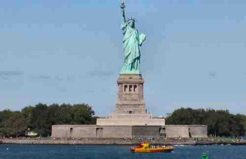 Statue of Liberty - DirtCheapNYC.com