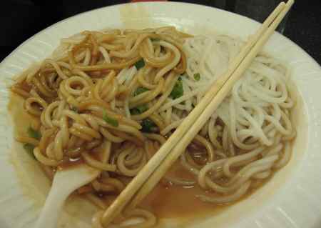 Yi Zhang Rice Noodles with Peanut Butter Sauce - © DirtCheapNYC.com